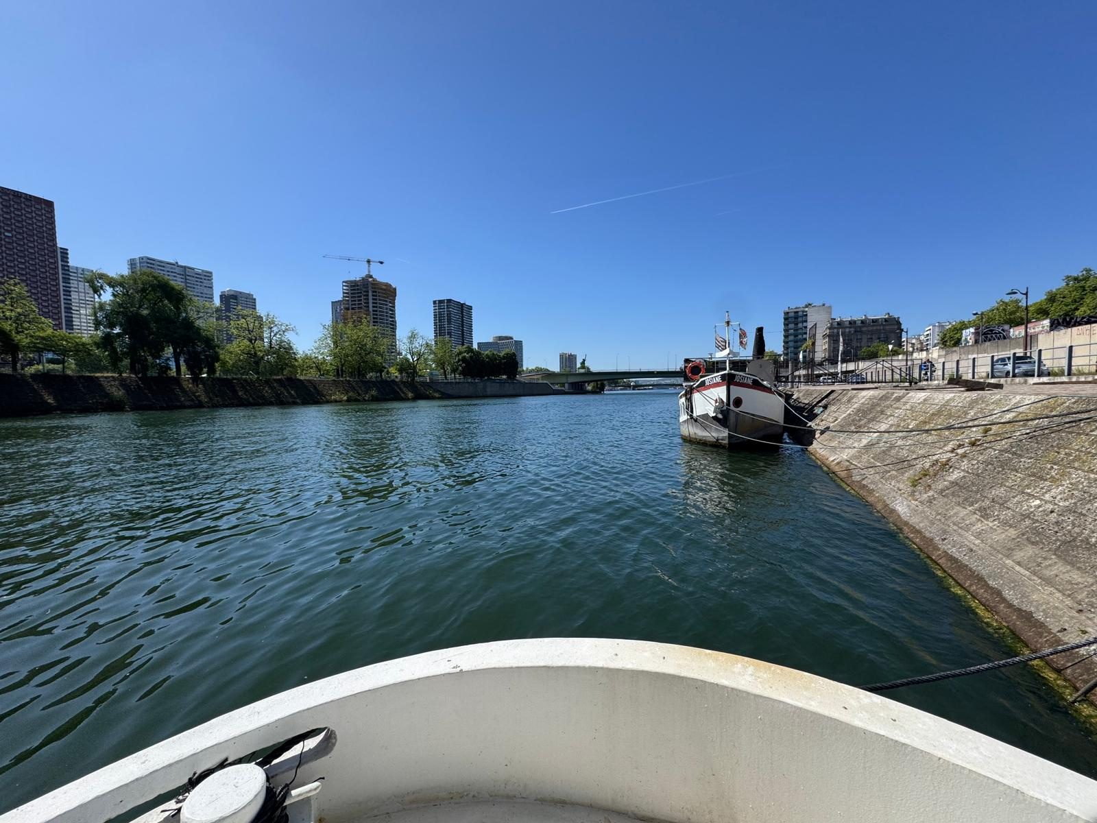 Viager occupé - Bateau d'habitation de 80 m2 avec terrasse sur les quais de Seine
